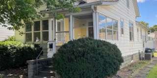 Charming 2-Bedroom Home with Enclosed Porch and Garage! Gallery 1