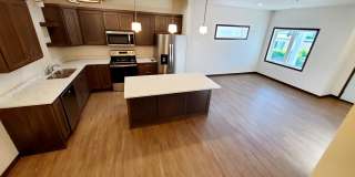 3 Bed 2.5 Bath Townhome! Gallery 4