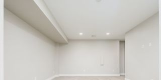 Modern 3 bed / 4 bath, 3 story townhome! Gallery 38