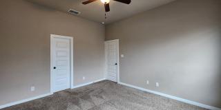 3/2/2  Located between New Braunfels & Seguin / Fridge Included /  Fenced Backyard / CISD Gallery 19