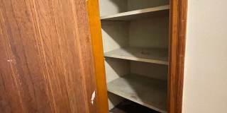 4 bedroom 1 1/2 bath single family house with yard. Gallery 38