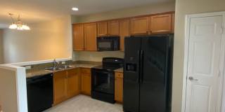 Beautiful 2/2.5 in Desirable Arrowood Community Gallery 21