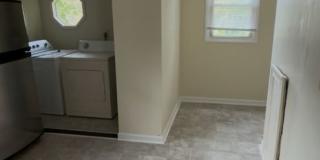 Charming 2BR Duplex in Norfolk Gallery 3