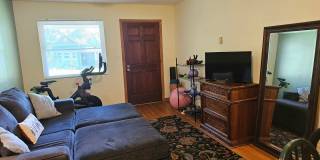 Charming Duplex Unit In Franklin Park Gallery 8