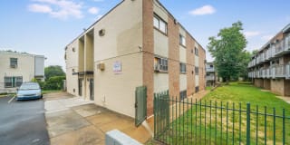 Magnolia Court Gallery 2