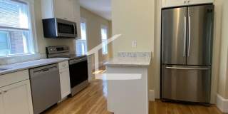 Huge renovated 4 bed unit near the Green Line in Brookline! Gallery 1