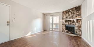 2 Bed, 2 Bath Condo in Aurora! Gallery 4