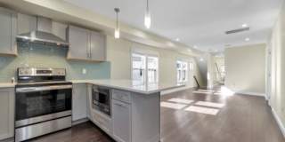 Tufts 5 bed 5.5 bath duplex - JUNE 1st Gallery 9