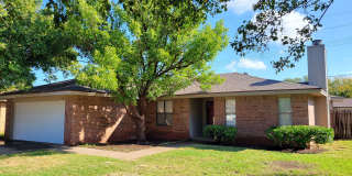 Cozy 3/2/2 Brick Home! Available September!! Gallery 3