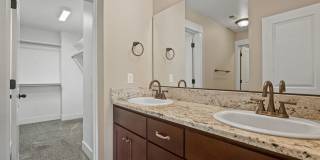 Close proximity to Old Mill District and downtown Gallery 27
