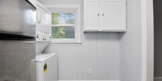 Cozy 2 Bedroom Duplex Close to NoDa! Gallery 8
