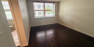 2 Bedroom/ 2 Bath condo on West End, 1 assigned covered parking spot, Small Storage Space included, Secured Entry Gallery 18