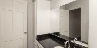Colonial Apartments Gallery 83