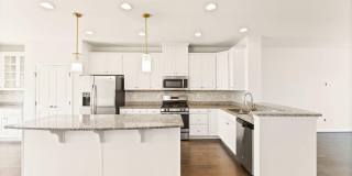 41715 MCMONAGLE Square Gallery 11