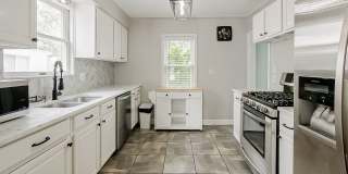 Comfort & Convenience on Olmstead Street Gallery 9