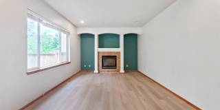 5BR/3BA End Unit with Greenbelt View in Lynnwood Gallery 17