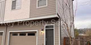 Woodland Townhome Just Minutes from i5 Gallery 1