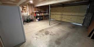 Beautifully remodeled 3 bedroom, 2.5 bath, 2 car garage Gallery 43