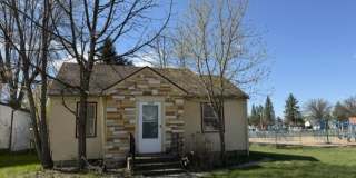 Cozy 2 bedroom house w/ garage Gallery 1