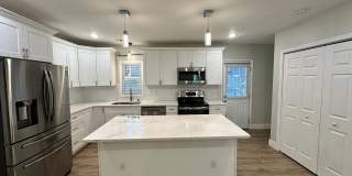 Room in 4 Bedroom Home at Ridgeland Ave Room in 4 Bedroom Home at Ridgeland Ave Gallery 1