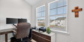 MOVE IN READY!-$500 OFF THE FIRST MONTHS RENT!-MOVE IN SPECIAL-BONUS ROOM!! Gallery 19