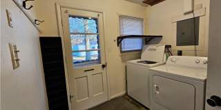 2bd/1bth Duplex in Kent with detached garage Gallery 17