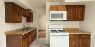 HOUSE...LARGE 3 Bedroom 2 Bath Gallery 10
