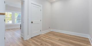 112 Seagate Place Gallery 17