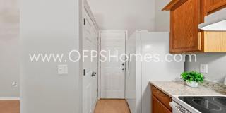 AVAILABLE NOW! HALF OFF FIRST MONTH'S RENT! Gallery 6