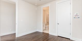 Beautiful 3BR 2.5BA Townhome w/ Full Appliance Kitchen • Garage Parking • Ultra-Modern Gallery 10