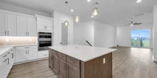 9305 LUMINARY Boulevard Gallery 14