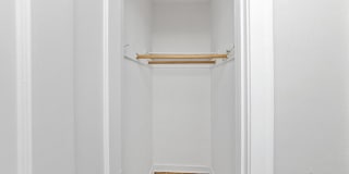 1717 W North Shore Gallery 9