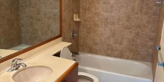 Honolulu Tower - 2 Bdrm/2 Bath/1 Prkg (Chinatown) - $3,100 Gallery 28