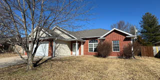 3 Bedroom Home available w/fenced yard Gallery 7