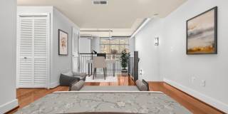 520 JOHN CARLYLE Street Gallery 32