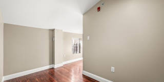 980 N LAWRENCE STREET Gallery 19