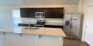 NOW PRE-LEASING — Charming 3-Bedroom | 2-Bath Home in Regency Park Gallery 5