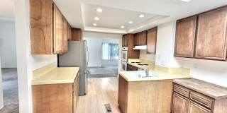 COMING SOON: BIG College Area Townhome 4 Bed / 2.5 Bath garage, AC, pool, W/D Gallery 10