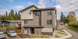 Modern Tri-Level 4BD/3.5BTH Townhouse in Lynnwood for Rent! Pet Friendly! Gallery 3