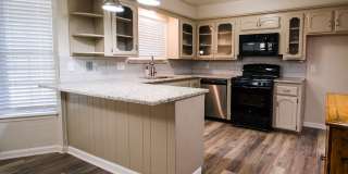 Beautifully Remodeled 4bed/3bath Home Available Near Norman Campus!! Gallery 11