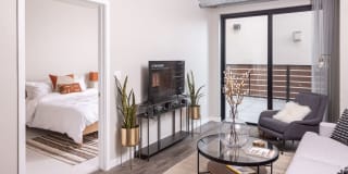 Jules on 3rd Gallery 7