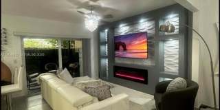 557 NE 5 PL Gallery 1