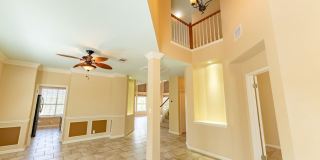 Spacious and stunning 4 bed 3.5 bath in Austin!!! Gallery 7