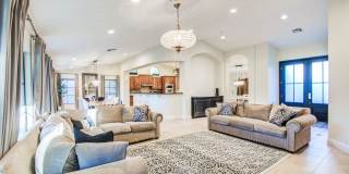 Spacious Mesa Gem with Pool for Rent! Gallery 1