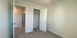 Room in 4 Bedroom Townhome at Arbor Loop Dr Gallery 39