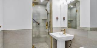 28 Riverside Avenue Gallery 13