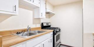 1005 North Center Avenue - Unit A Gallery 1
