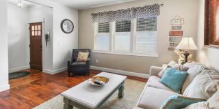 Parker Townhome: Luxurious Furnished Townhome, Attached 2 Car Garage, $300 Utility Fee Parker Townhome: Luxurious Furnished Townhome, Attached 2 Car Garage, $300 Utility Fee Gallery 3