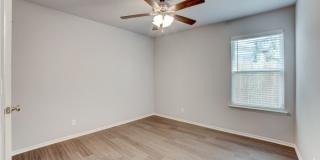 2427 East 7th Street Gallery 13