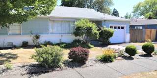 Charming 2 bed 1 bath Furnished, Utilities Included Gallery 4